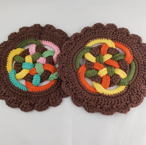 Lot of 2 Vintage Crocheted pot holders - Picture 1 of 5